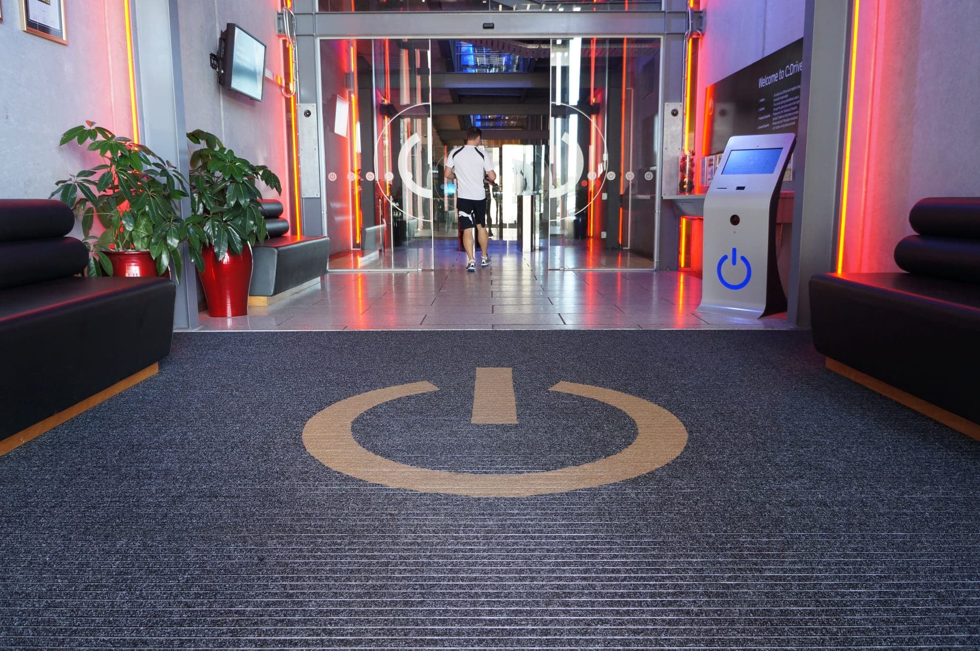 Alumat entrance mat feature 1