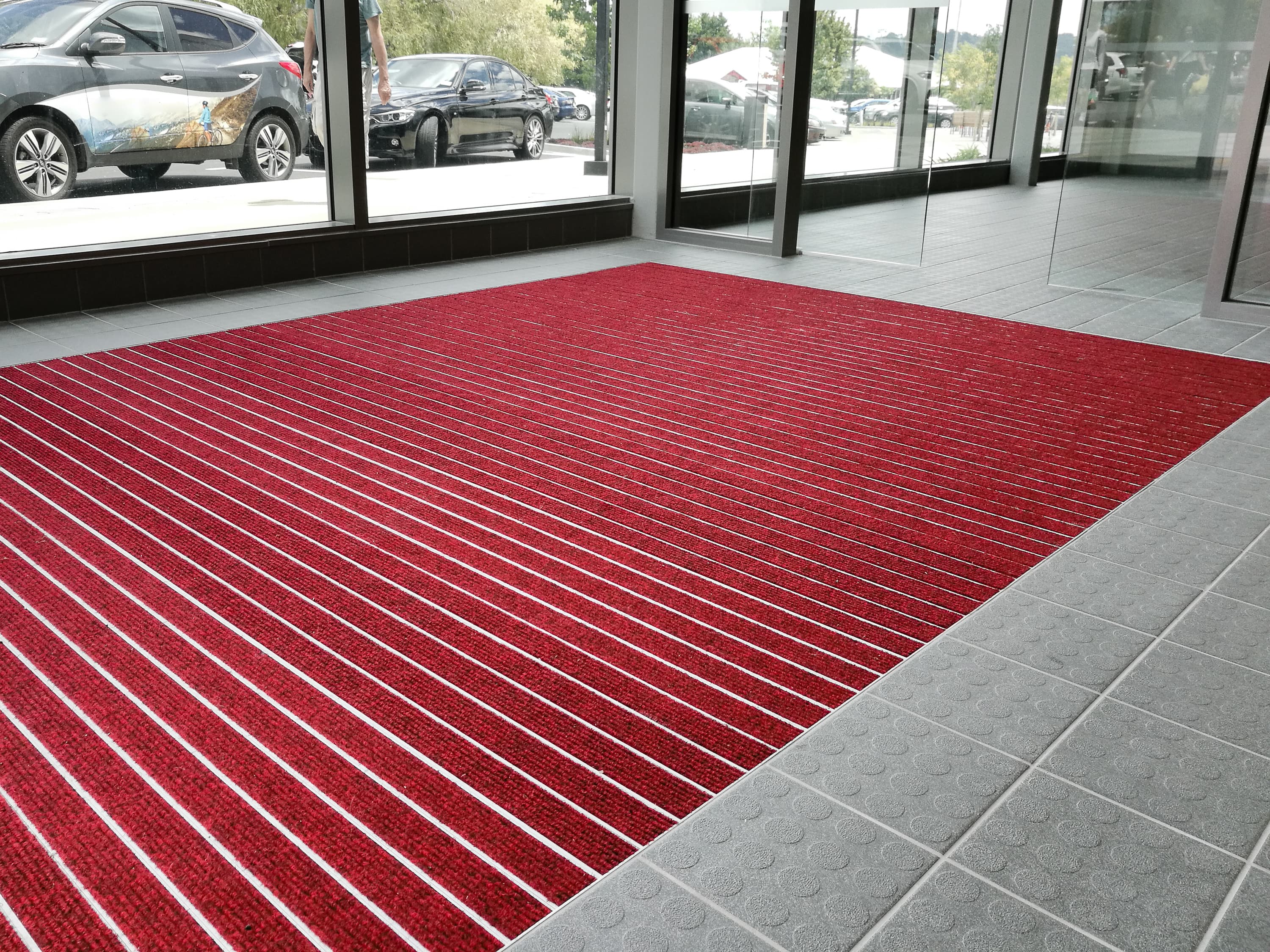 Architectural aluminum entrance mat